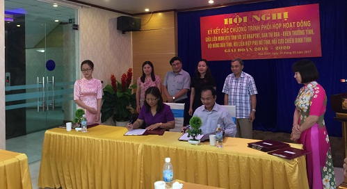 Liên minh HTX tỉnh Hòa Bình ký kết chương trình phối hợp với các Sở, ngành (2016-2020)