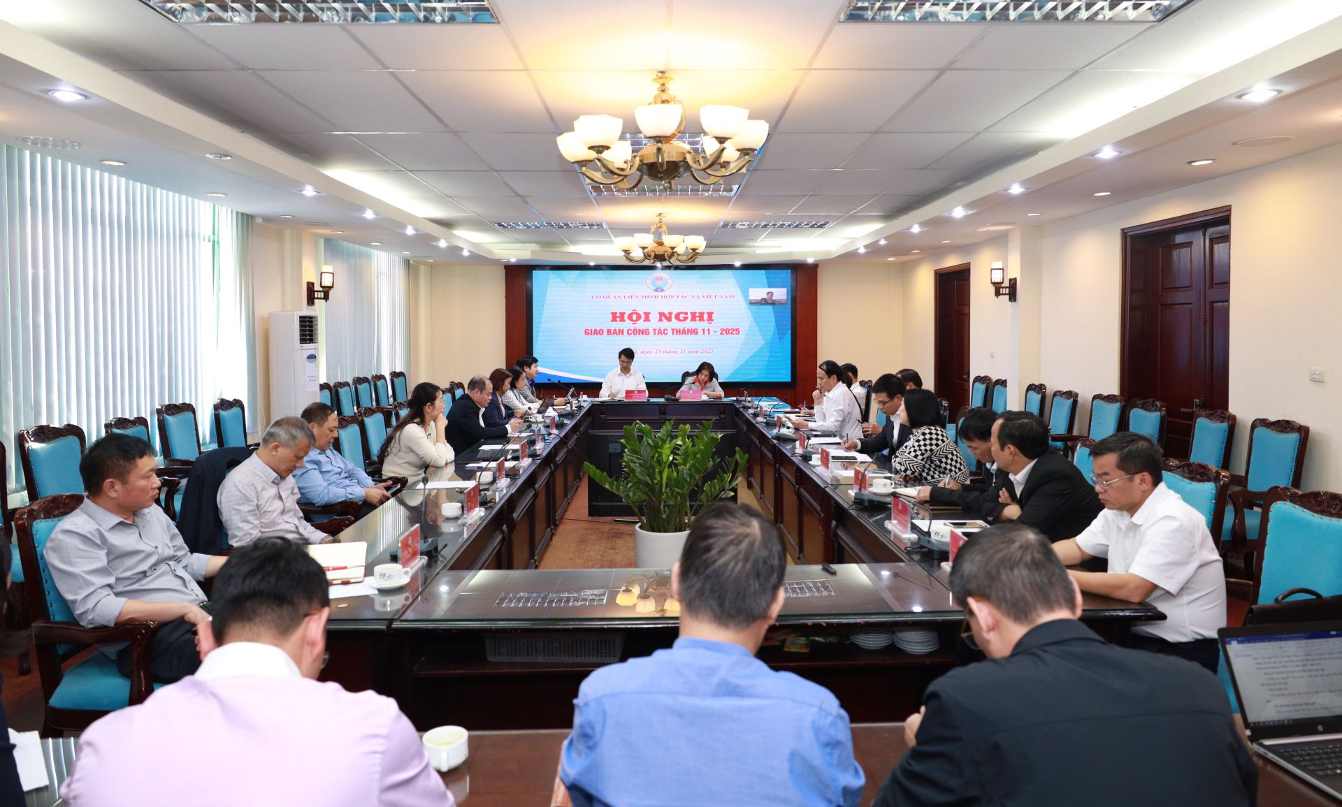 Công tác chỉ đạo, điều hành của Thường trực và thực hiện nhiệm vụ  của cơ quan Liên minh Hợp tác xã Việt Nam tháng 11,  nhiệm vụ công tác tháng 12 năm 2025
