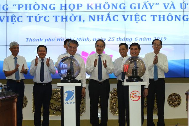 TPHCM tiến tới “phòng họp không giấy”
