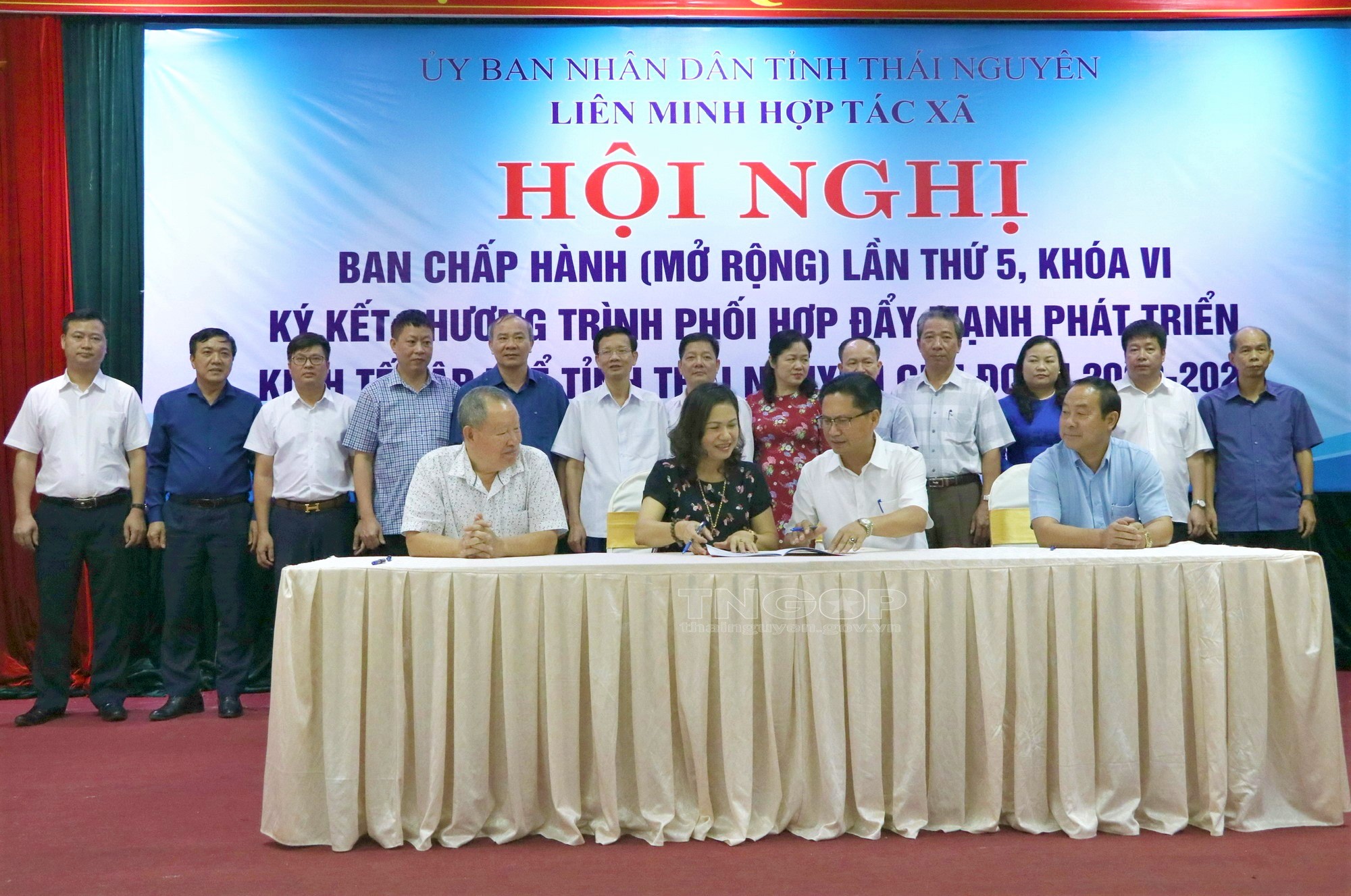 Ký kết Chương trình phối hợp đẩy mạnh phát triển kinh tế tập thể giai đoạn 2022 - 2025