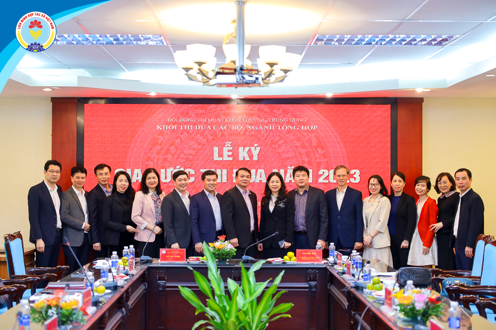 Tiếp tục đẩy mạnh các phong trào thi đua yêu nước, phấn đấu hoàn thành tốt các nhiệm vụ được giao