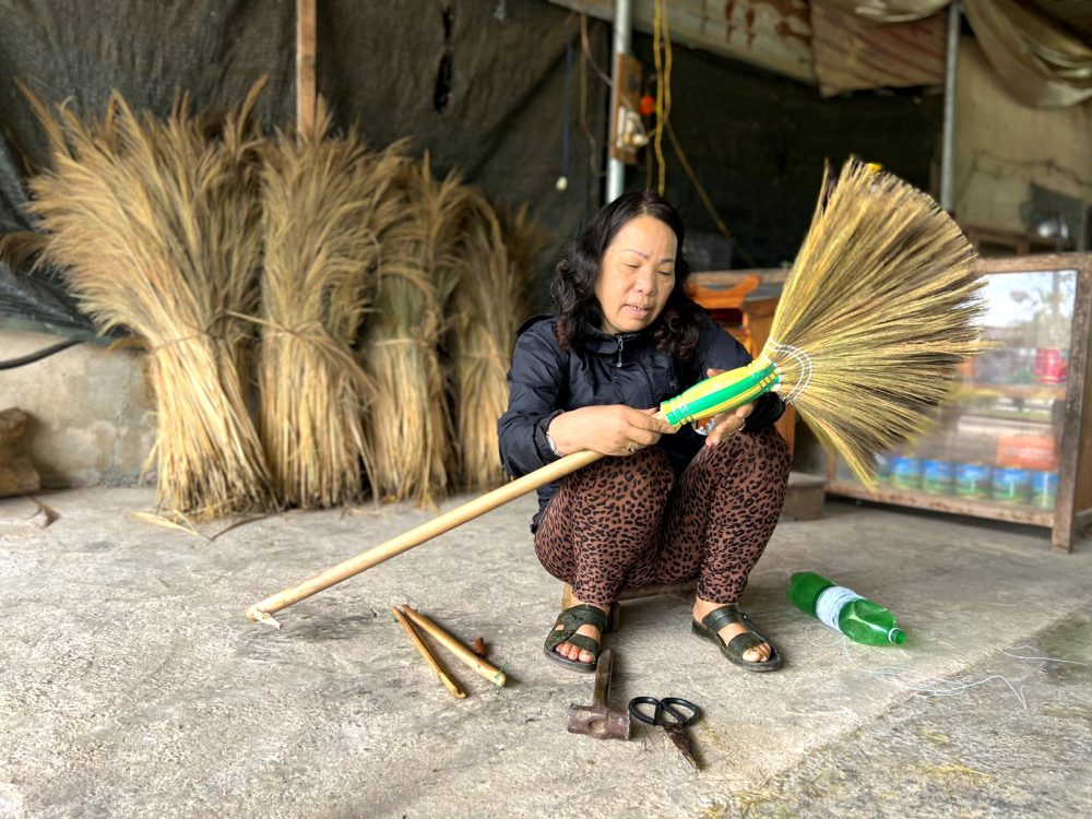 Mở Hợp tác xã truyền nghề giúp phụ nữ đồng bào