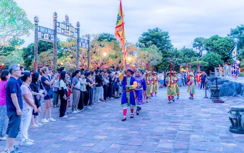 Du lịch Huế và Đà Nẵng: "Quả ngọt" từ cách làm mới 